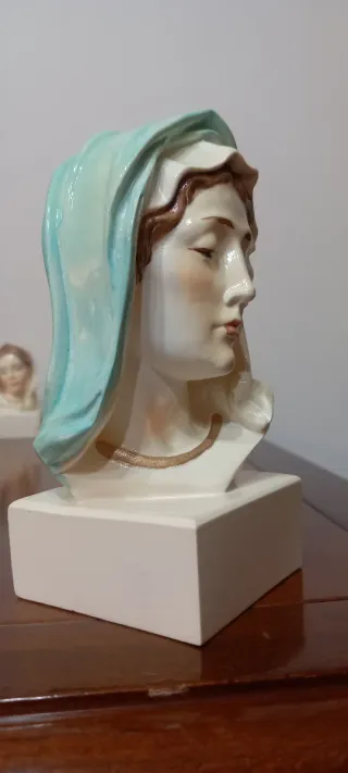 Busto Madonna con velo