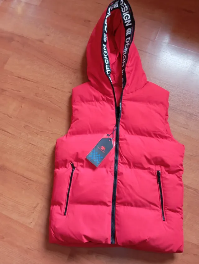 Chaleco acolchado  con capucha hay talla XXL/XL/L