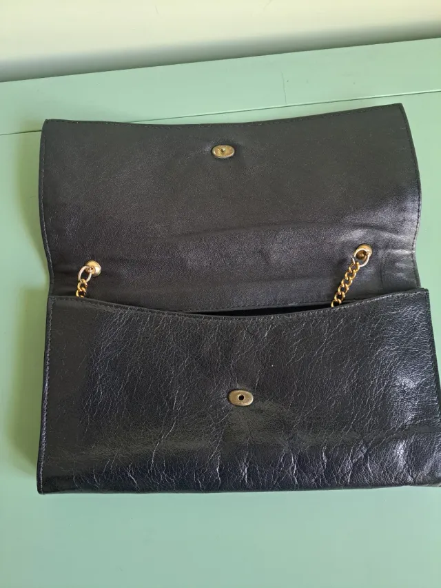 Pochette vintage pelle nera catenella oro