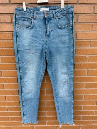 Vaquero Zara con linea verde