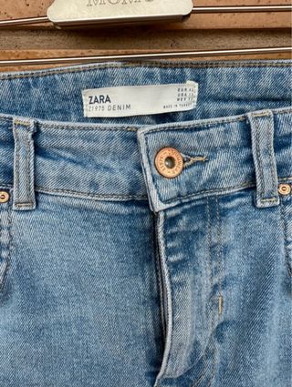 Vaquero Zara con linea verde