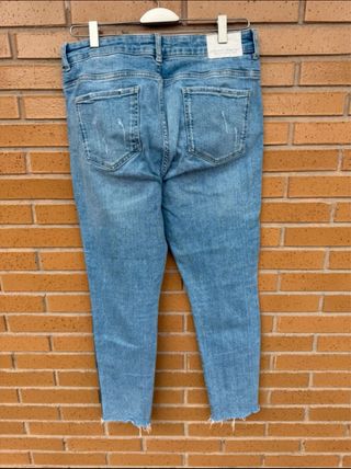 Vaquero Zara con linea verde