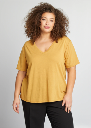 Camiseta amarilla cuello pico Talla XL