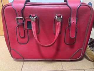 Maleta roja vintage