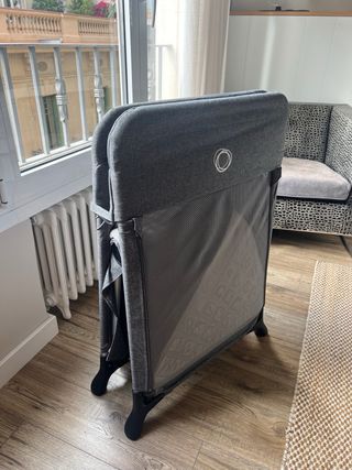 Cuna de viaje Bugaboo gris