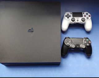 PS4 Pro 1TB + 2 Mandos + 3 Juegos
