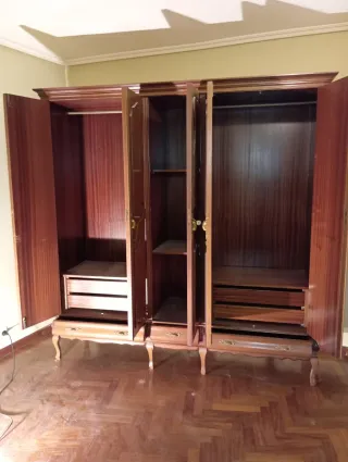 Armario de madera 5 puertas, cómoda y cabecero