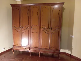 Armario de madera 5 puertas, cómoda y cabecero
