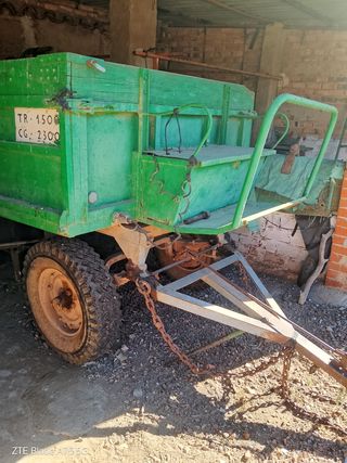 Remolque agrícola verde 