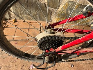 Bicicleta infantil roja MONSTER