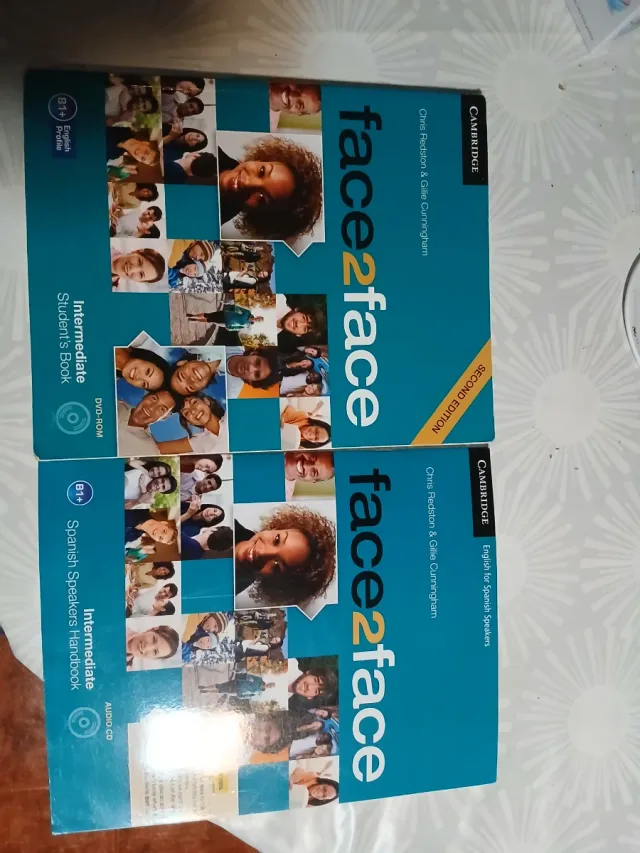 Libro de inglés: Face 2 face intermedio