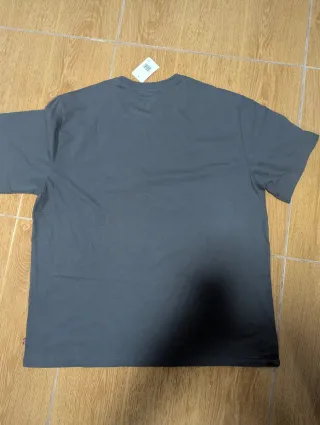 T-shirt Levi's cinza estampa tropical