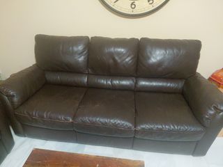 Conjunto 3 sofás de cuero marrón
