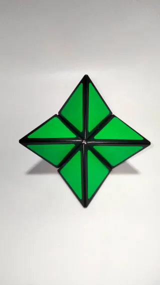 Rompecabezas estrella verde