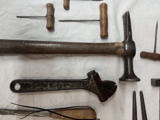 Lote de herramientas manuales