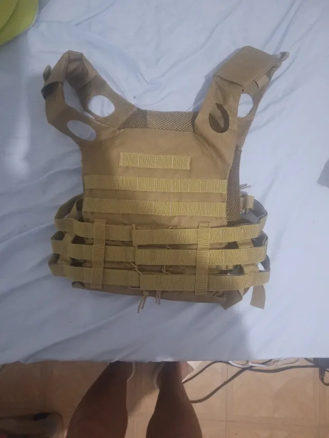 Chaleco táctico beige sin usar