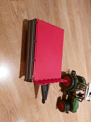 Tractor BRUDER con remolque. FENDT 209s