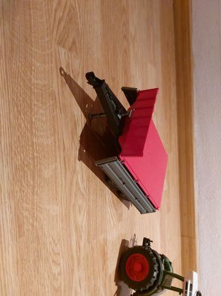 Tractor BRUDER con remolque. FENDT 209s