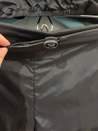 Conjunto impermeable top y pantalón