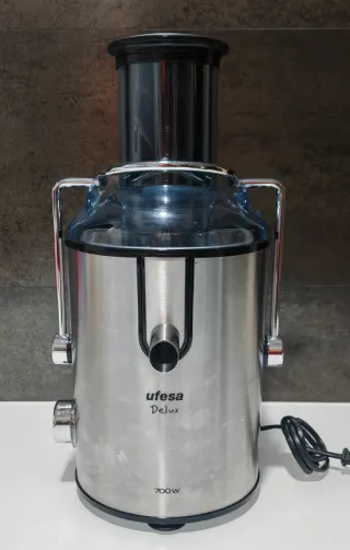 Licuadora Ufesa Delux 700W "No negociable"