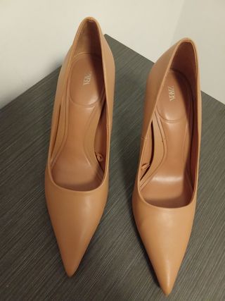 Zapatos de tacón ZARA beige