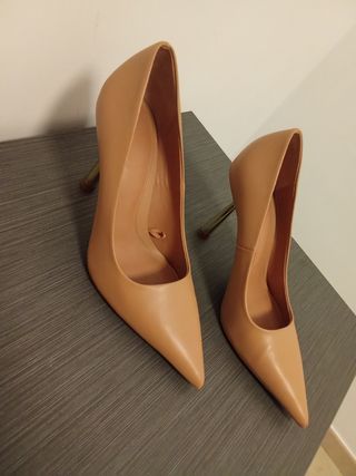 Zapatos de tacón ZARA beige