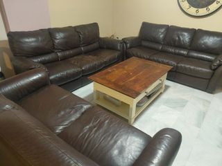 Mesa baja salón madera y piel