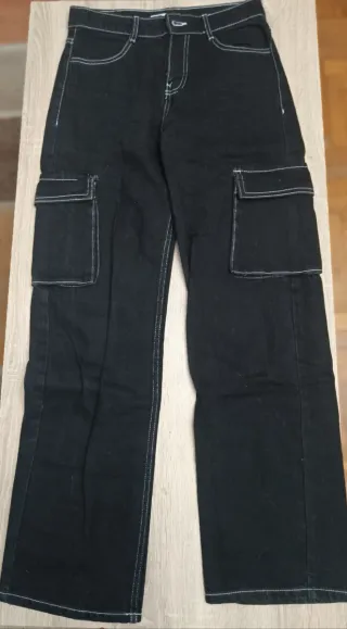 Pantalón cargo Bershka negro talla 36