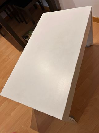 Mesa escritorio blanca Ikea y silla