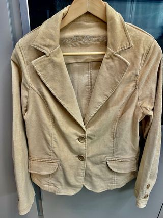 Americana pana camel claro talla 44