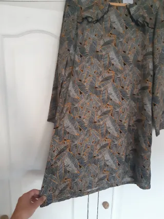 Vestido estampado hojas 