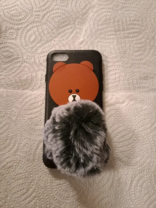 Copertina in orso bruno con pompon