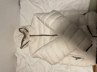 Cazadora Pull and Bear Blanca Talla L