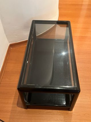 Mesa auxiliar cristal y plástico negra