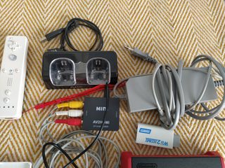 Nintendo Wii Mini Negra/Roja + Accesorios