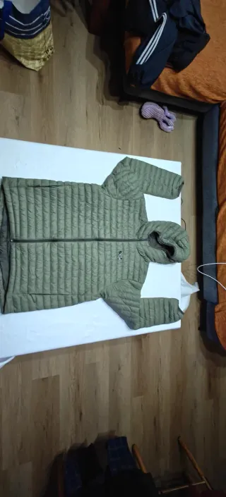 Plumas Helly Hansen Verde Oliva