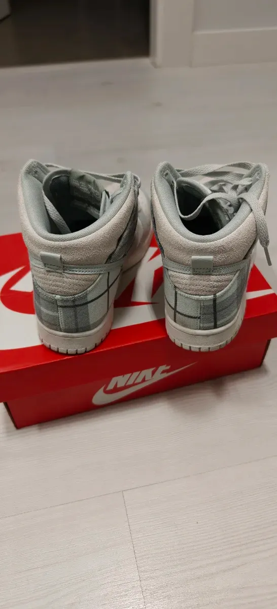 Nike Dunk High SE Gris/Blanco