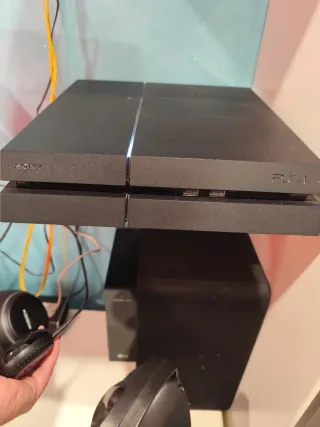 PS4 500GB Negra + Mando