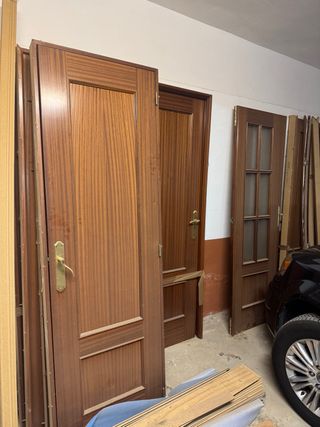 Puertas de madera interiores