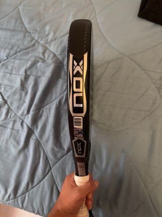 Pala NOX AT10 Genius Attack 18K Edición Limitada