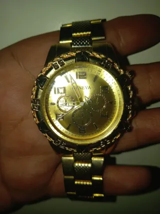 Reloj de pulsera dorado Geneva
