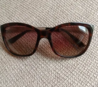 Gafas de sol Guess Tortoise Rosa