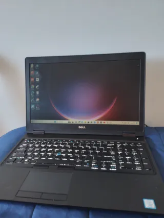 Notebook Dell Preto e Multicolorido