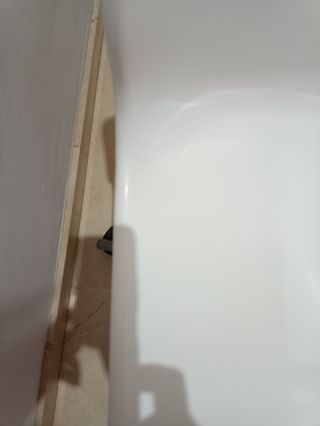 Silla de oficina blanca y gris