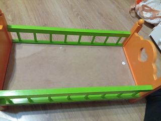 Cuna de juguete de madera