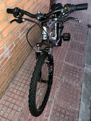 Bicicleta Rockrider 5.2 gris