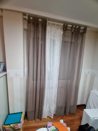 Bastone per tende bianco + tende marroni