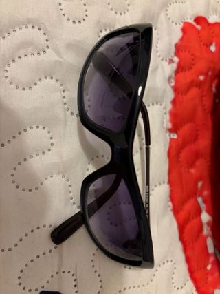 Funda y gafas Tous negras