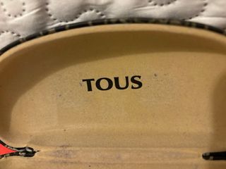 Funda y gafas Tous negras