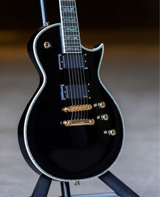 ESP LTD EC-1000 Negra - Impecable